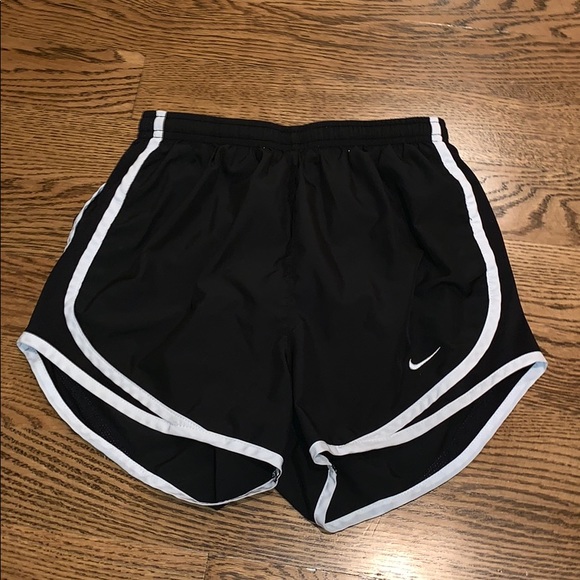 nike dry tempo core running shorts